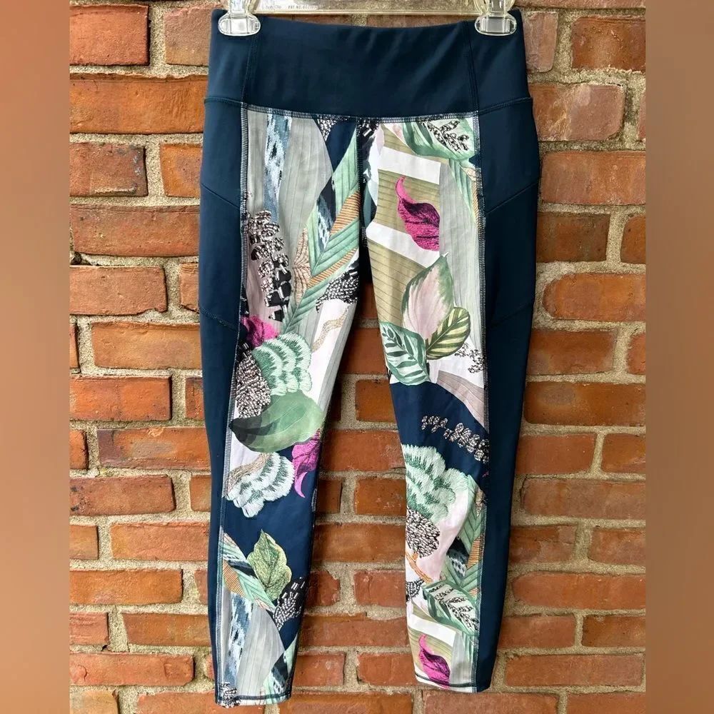 Athleta Navy Pocket Floral Print Front Tight Leggings